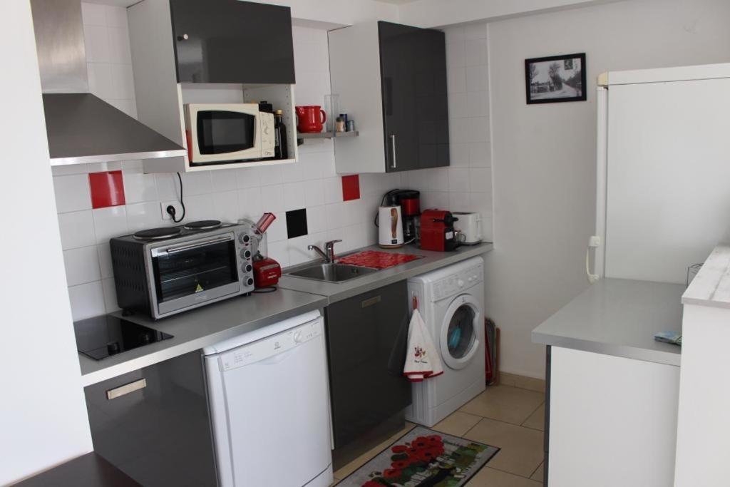 Appartamento T2 Coquet Le Lavandou Plein Centre Vue Mer Exceptionnelle. Esterno foto