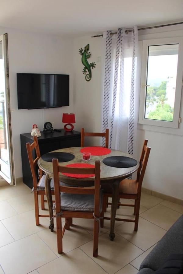 Appartamento T2 Coquet Le Lavandou Plein Centre Vue Mer Exceptionnelle. Esterno foto